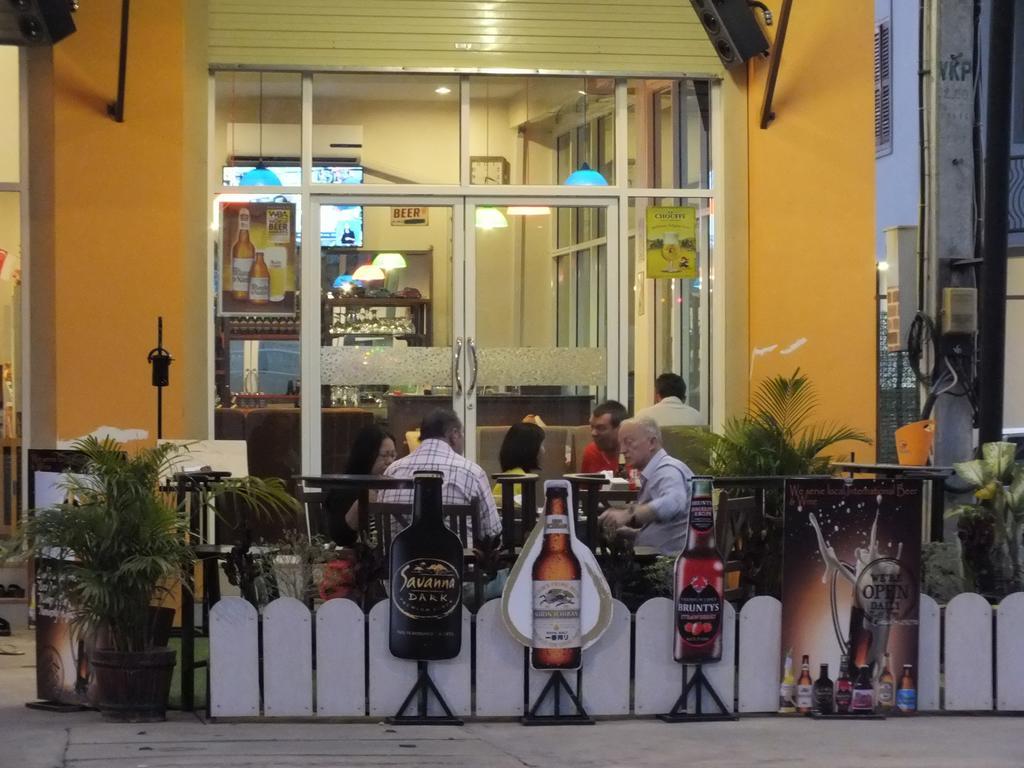 Avalon Residence Savannakhet Esterno foto
