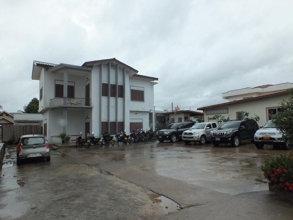 Avalon Residence Savannakhet Esterno foto