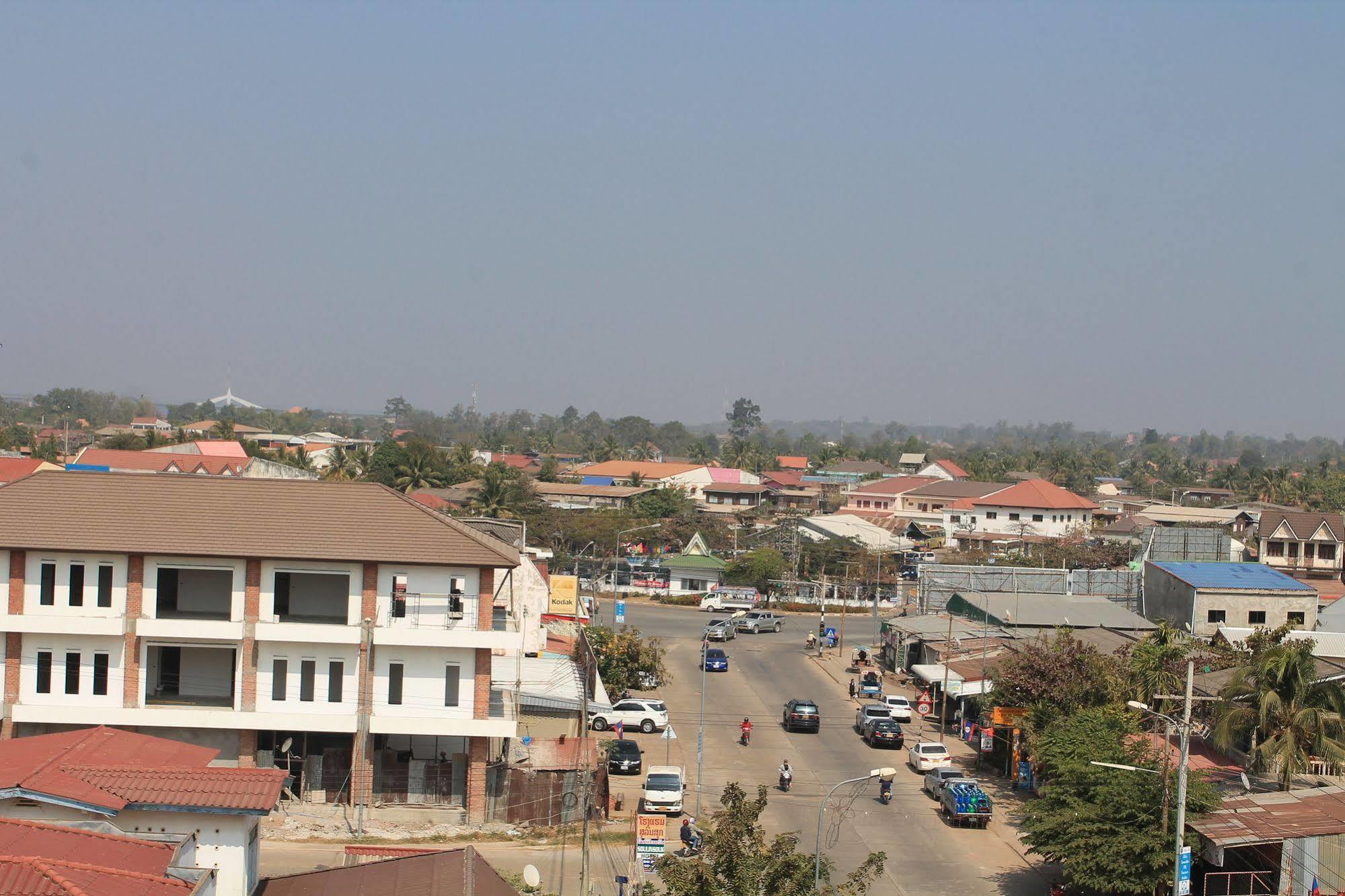 Avalon Residence Savannakhet Esterno foto