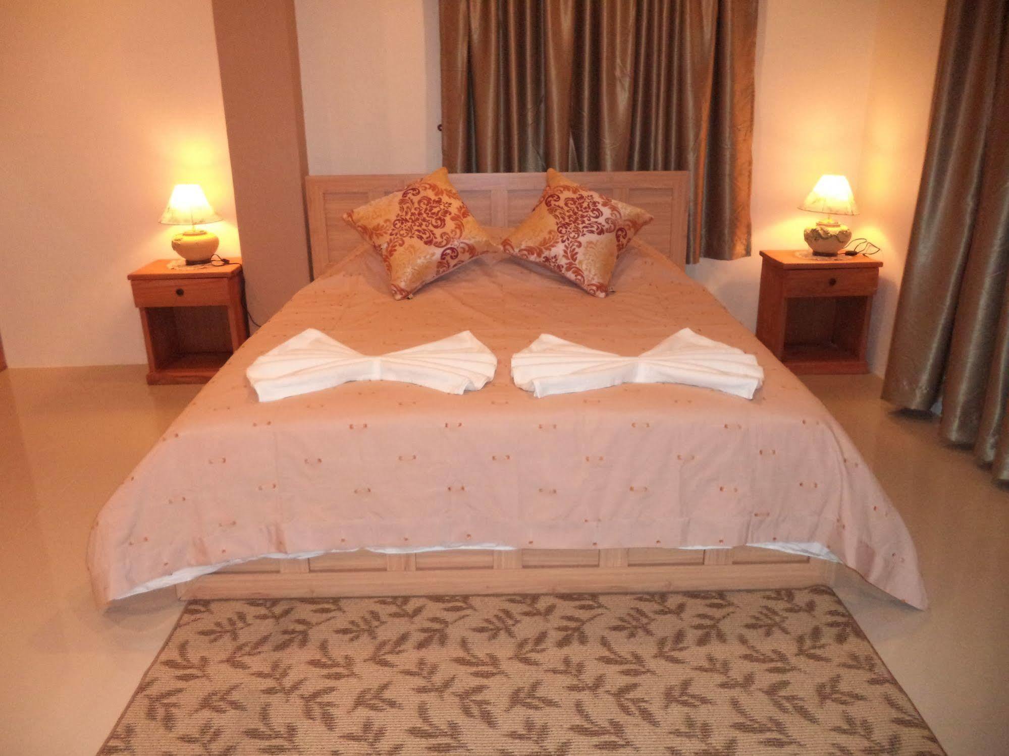 Avalon Residence Savannakhet Esterno foto