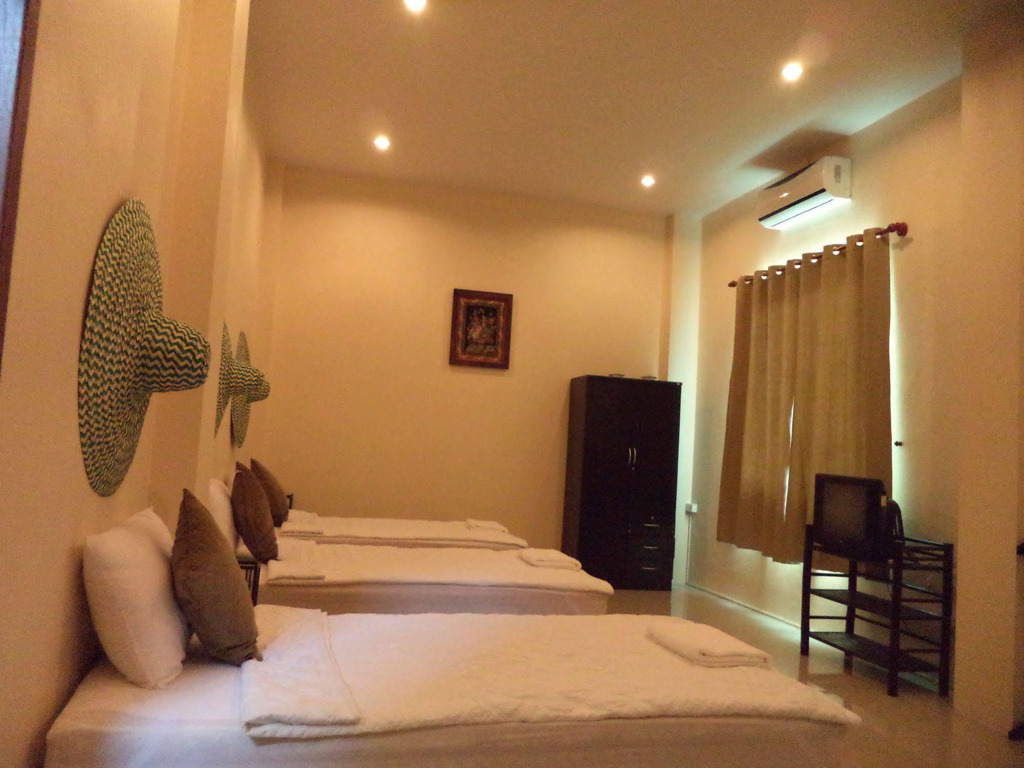 Avalon Residence Savannakhet Esterno foto